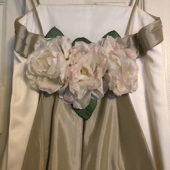 Flower Girl Dress - Picture 2 of 4